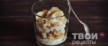 Творожный десерт с печеньем и бананом - Рецепт