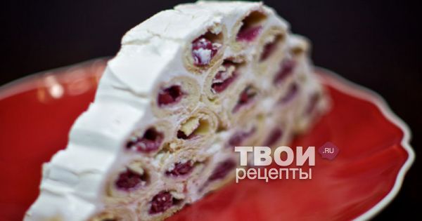 Торт «Монастырская изба» с вишней и сметанным кремом