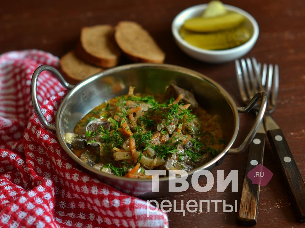 Приготовление блюда по рецепту «Салат из печени с сыром»: