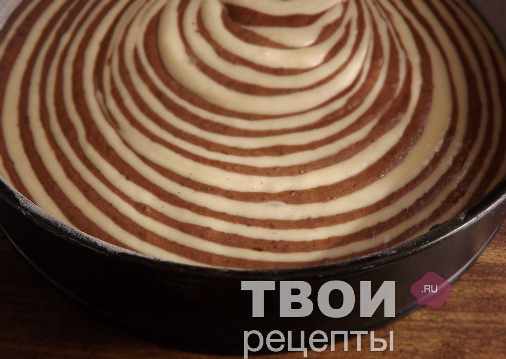 Пирог «Зебра» на сметане: пошаговый рецепт с фото