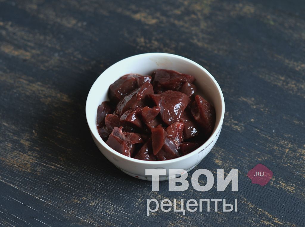 recept-sloenye-pirozhki-s-kurinoi-pechenyu-shag.jpg